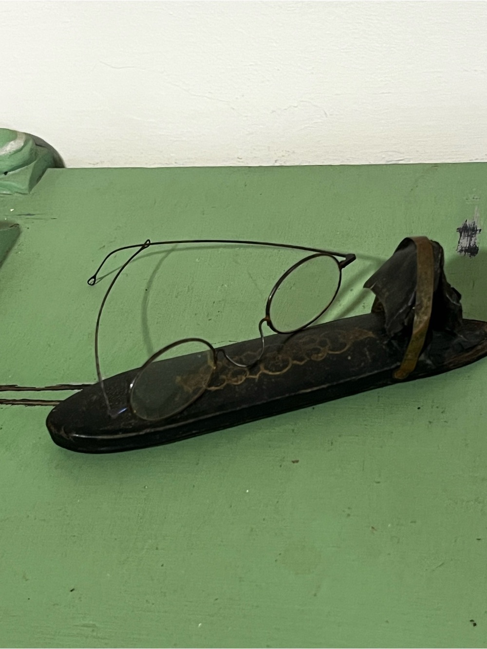 Victorian Civil War Era Round Wireframe Eyeglasses w/ etched case